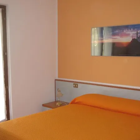 Chemasi شقة برنزوني سول جاردا